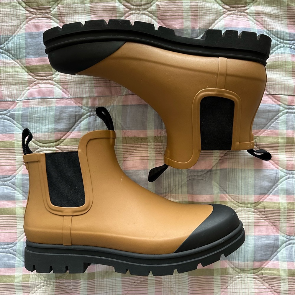Everlane Golden Oak Rain Boots